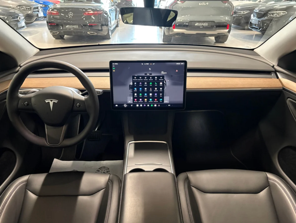 Tesla Model Y RWD 5d