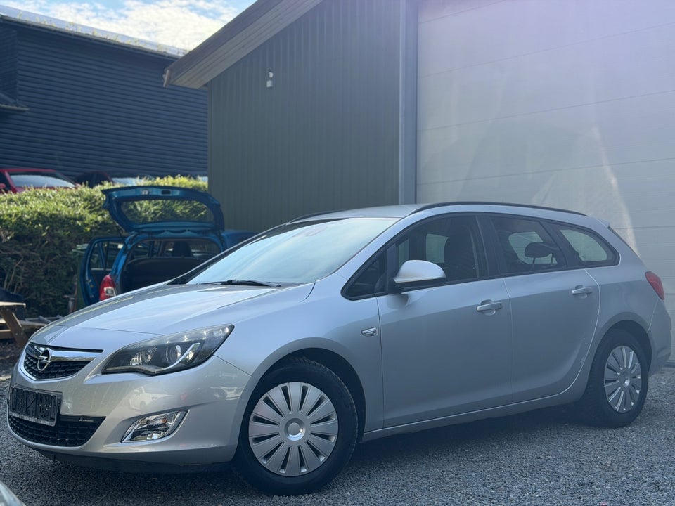 Opel Astra 1,7 CDTi 110 Enjoy 5d