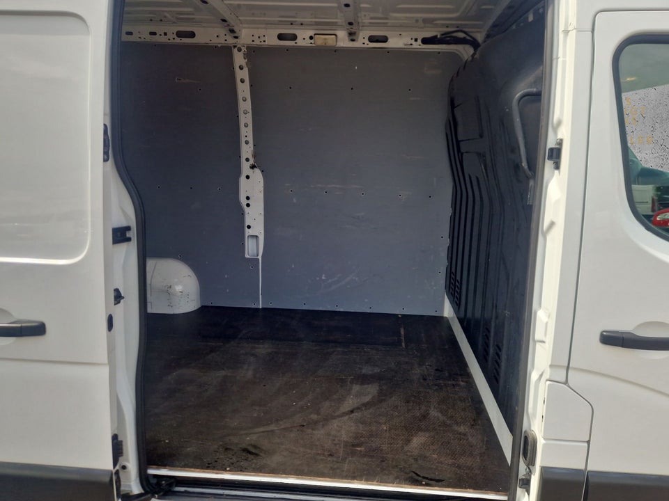 Renault Master IV T33 2,3 dCi 135 L2H2 Kassevogn