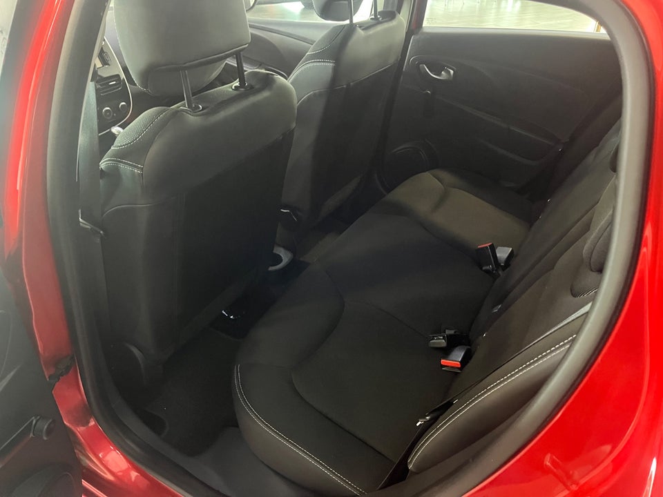 Renault Clio IV 0,9 TCe 90 Expression Sport Tourer 5d