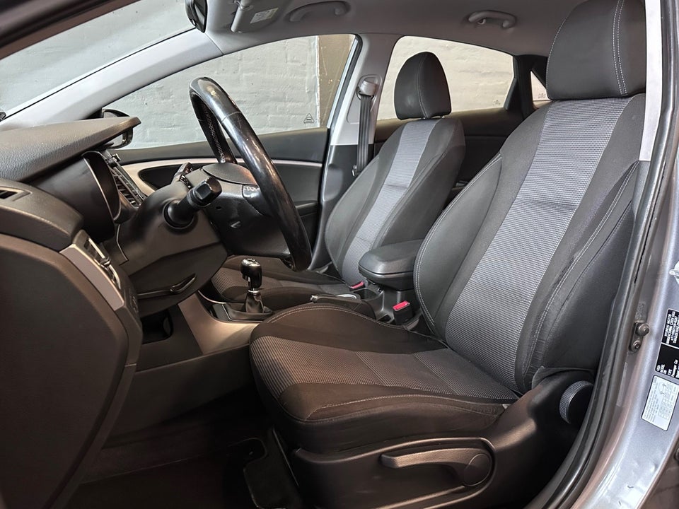 Hyundai i30 1,6 CRDi 110 Comfort Eco 5d