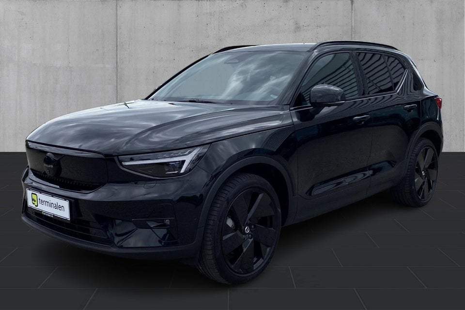 Volvo EX40 Extended Range Black Edition 5d