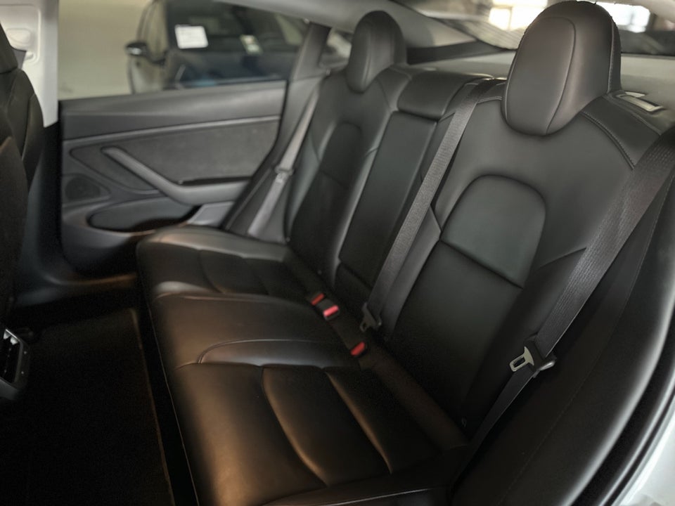 Tesla Model 3 Long Range AWD 4d