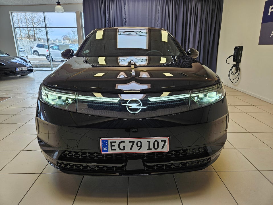 Opel Grandland-e 73 GS Sky 5d