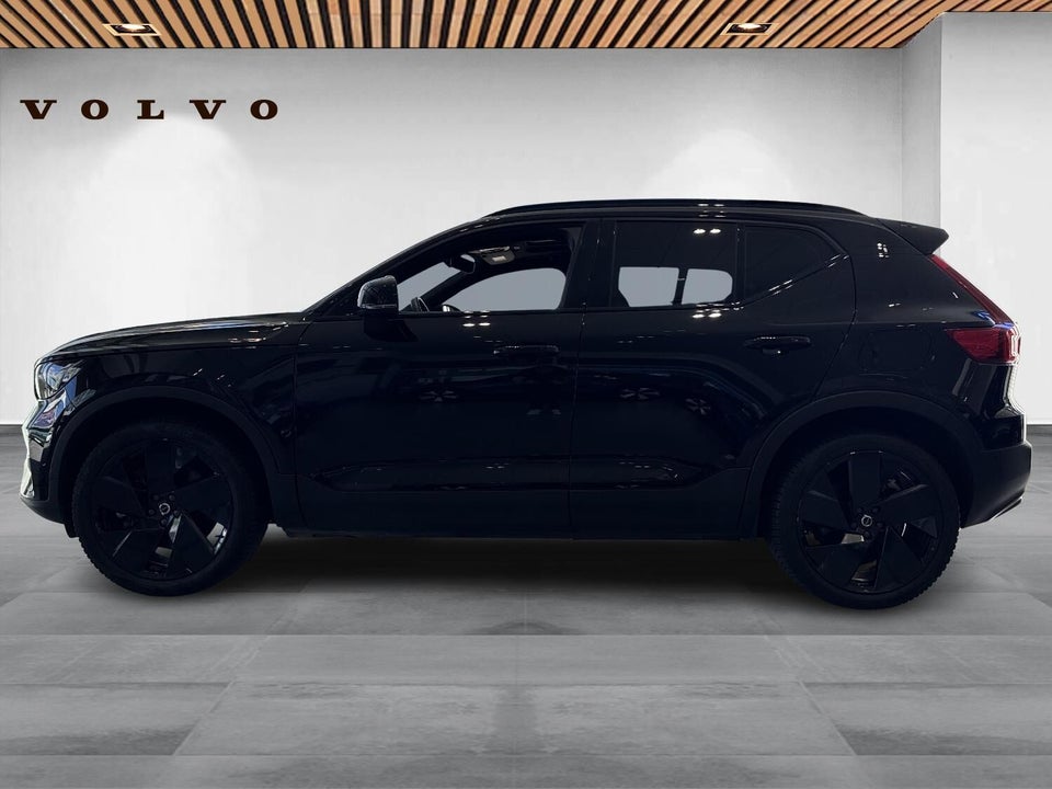 Volvo EX40 Extended Range Black Edition 5d