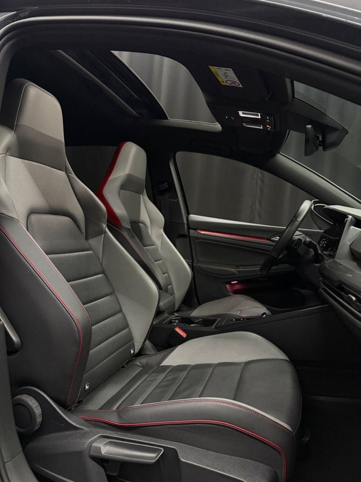 VW Golf VIII 2,0 GTi DSG 5d