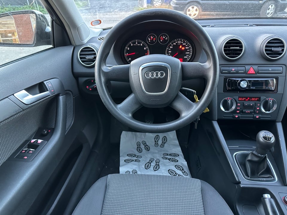 Audi A3 1,6 Ambiente Sportback 5d