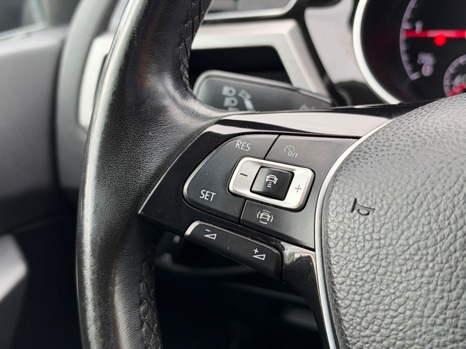VW Touran 1,6 TDi 115 Comfortline DSG 7prs 5d