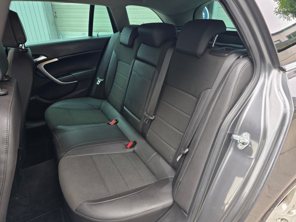 Opel Insignia 1,8 Cosmo Sports Tourer 5d