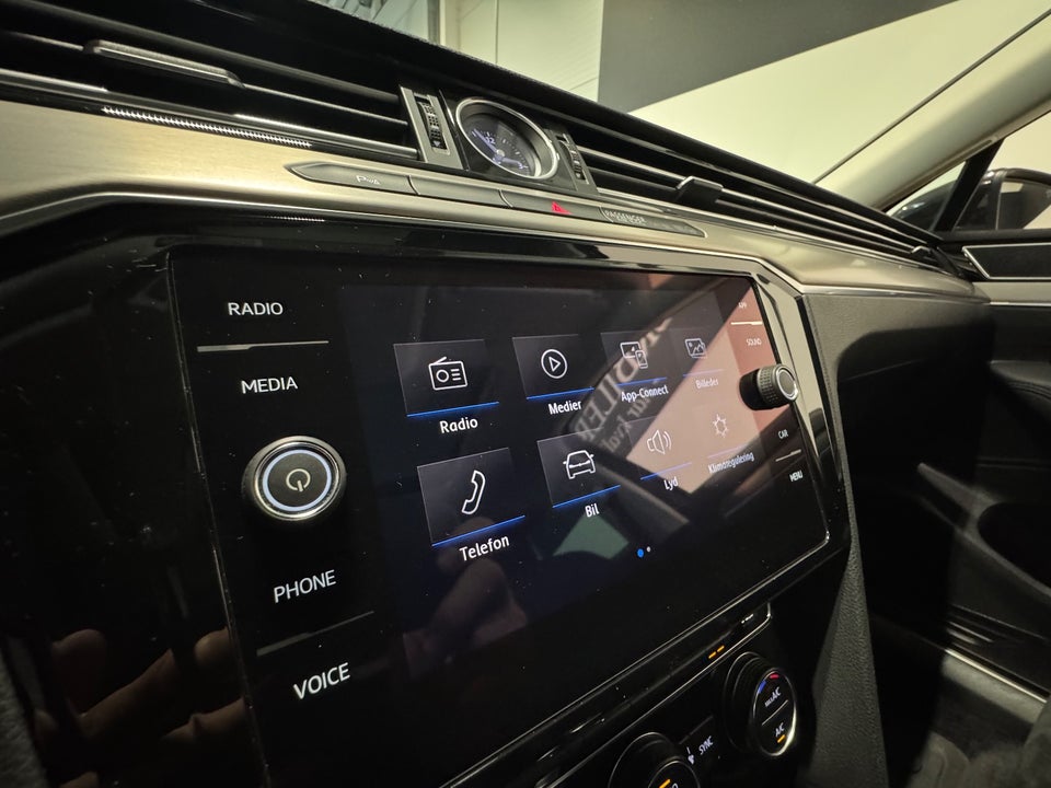 VW Passat 1,8 TSi 180 High+ Variant DSG 5d