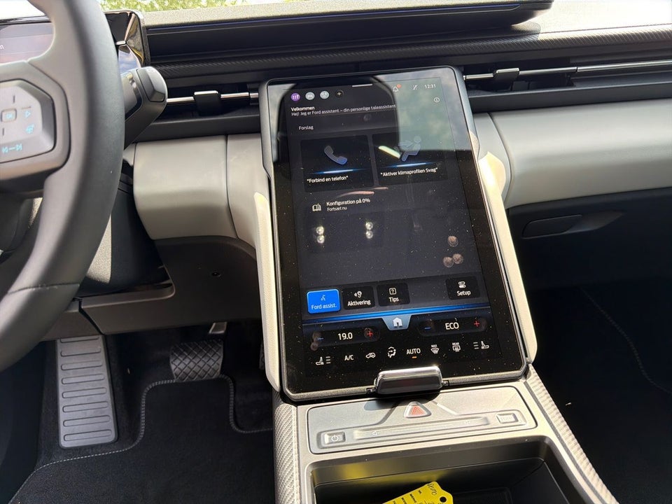 Ford Explorer 77 Premium Extended Range 5d