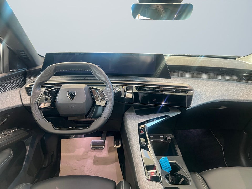 Peugeot e-3008 77 GT Pack 5d