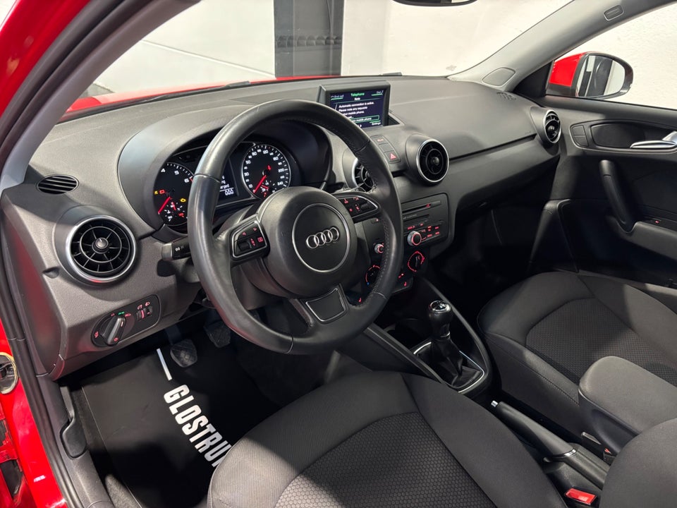 Audi A1 1,2 TFSi 86 Attraction Sportback 5d