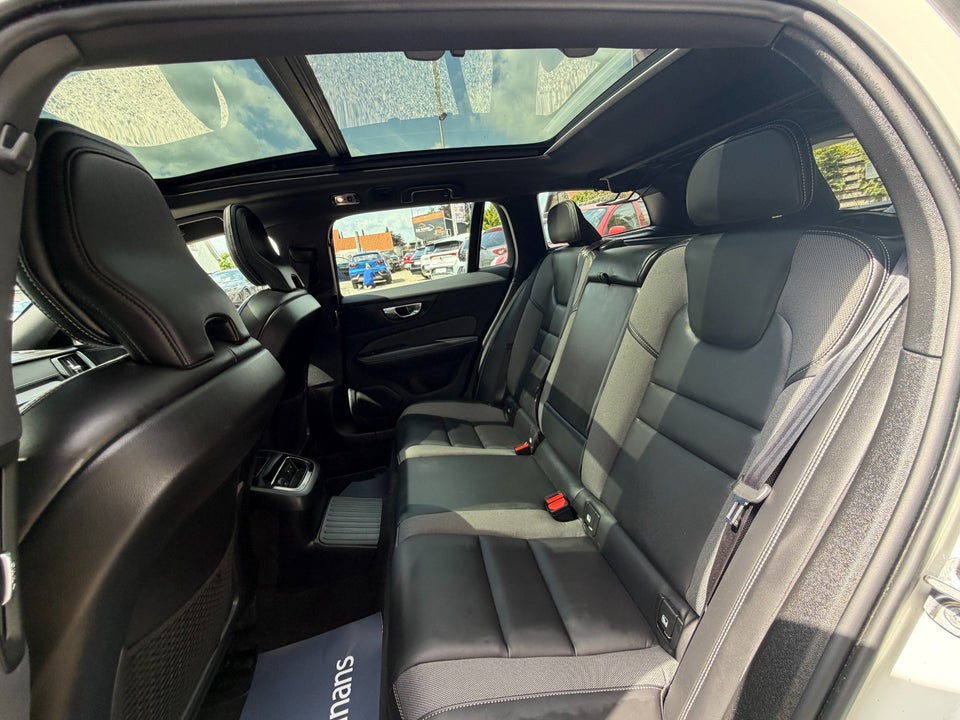 Volvo V60 2,0 T6 ReCharge R-Design aut. AWD 5d