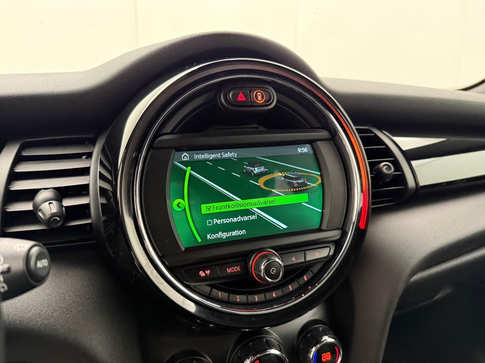 MINI Cooper SE Essential 3d