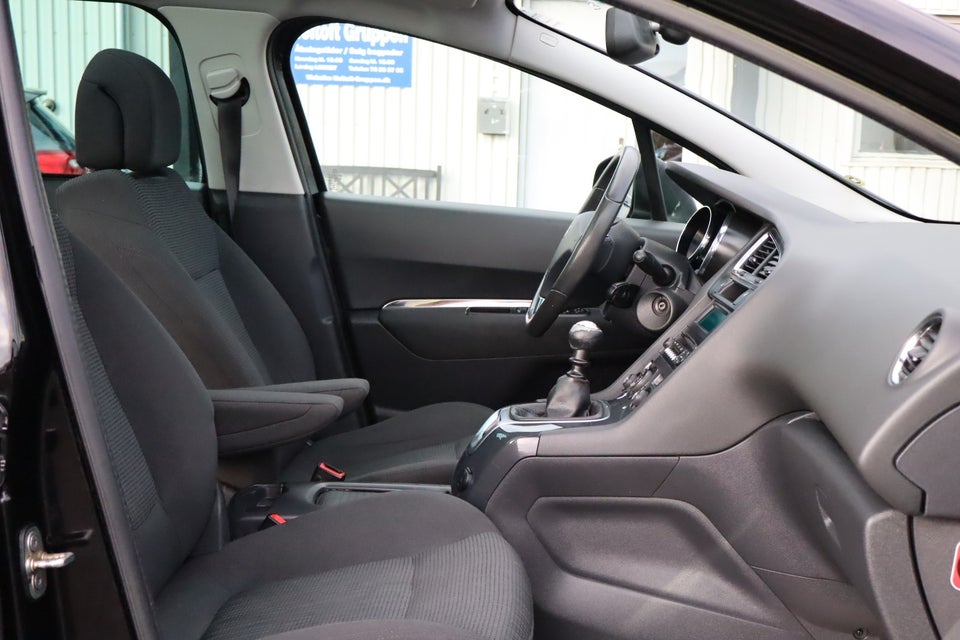 Peugeot 5008 1,6 HDi 114 Style 7prs 5d