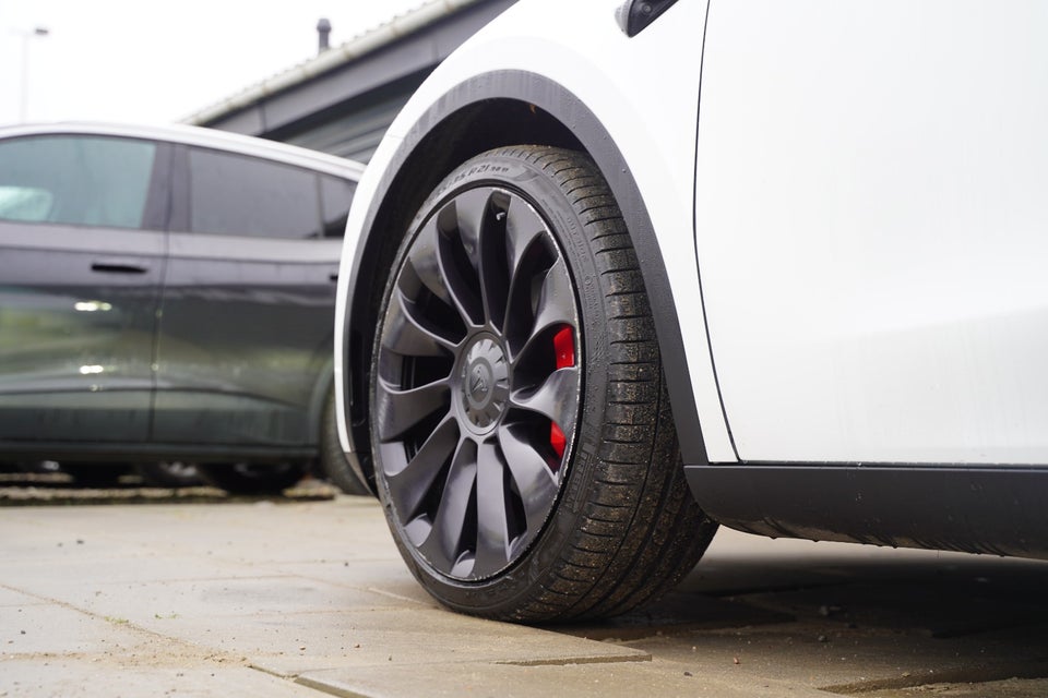 Tesla Model Y Performance AWD 5d