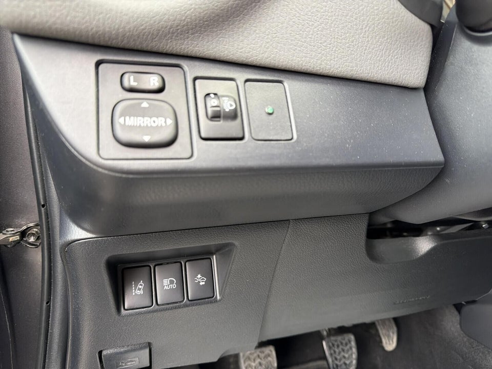 Toyota Yaris 1,0 VVT-i T2 5d