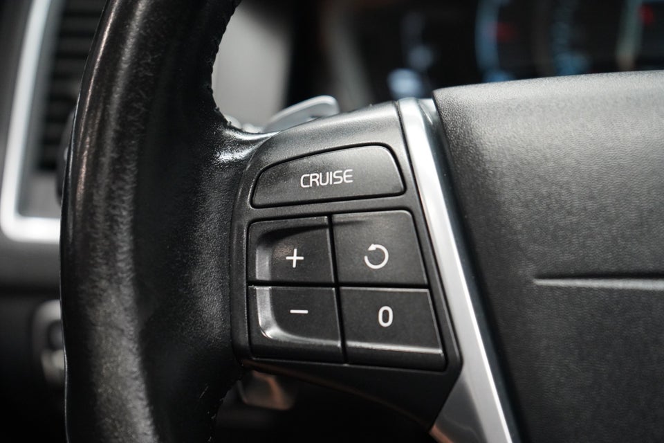 Volvo XC60 2,0 D4 190 Momentum aut. AWD 5d