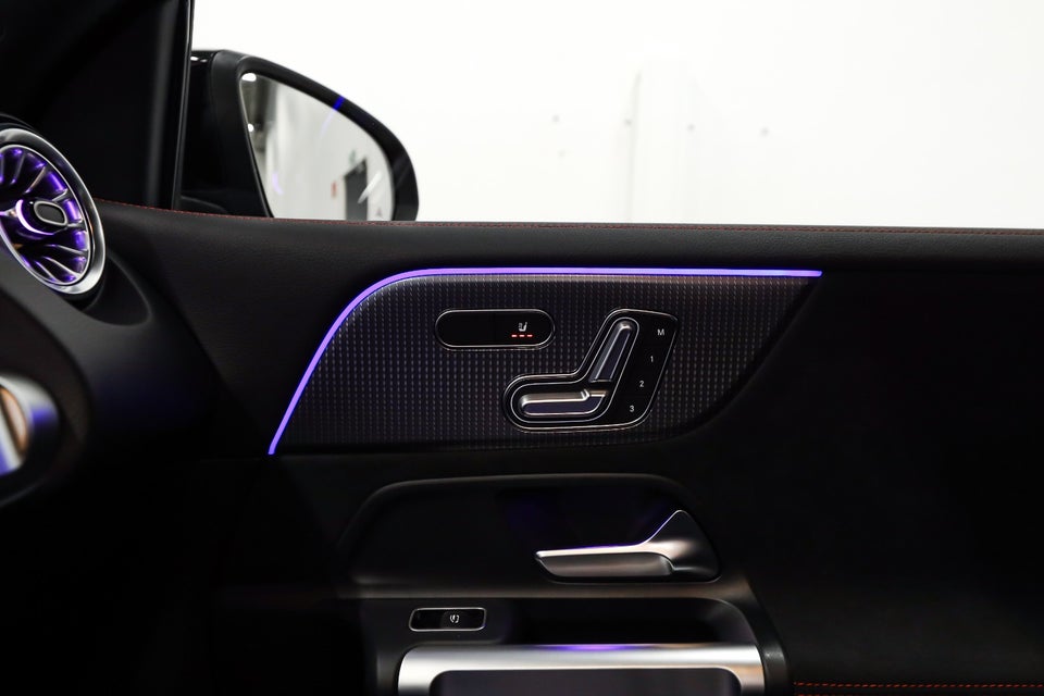 Mercedes EQB300 AMG Line 4Matic 5d