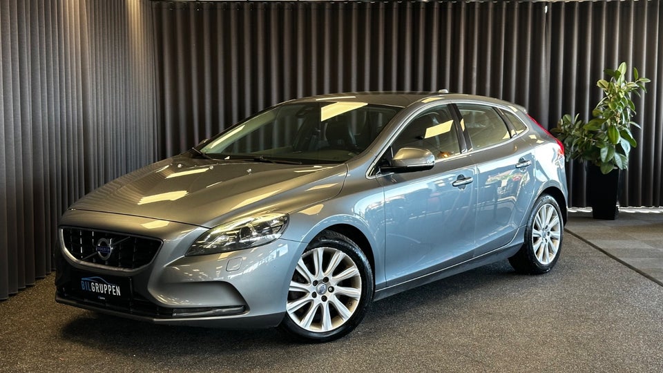 Volvo V40 1,6 D2 115 Momentum aut. 5d