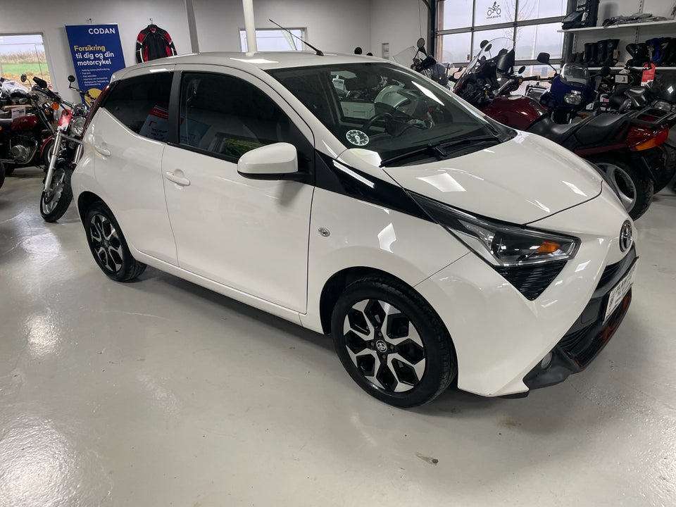 Toyota Aygo 1,0 VVT-i x-press 5d