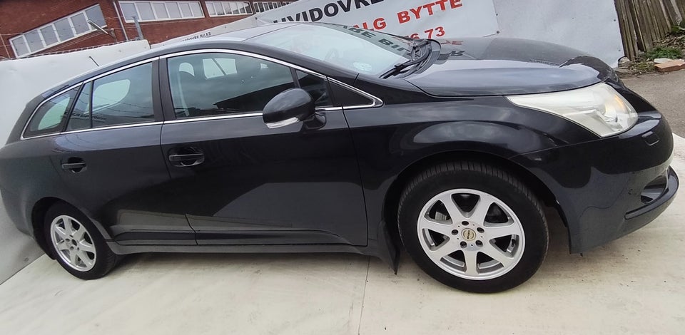 Toyota Avensis 1,8 VVT-i T2 stc. 5d