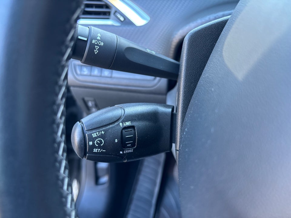 Peugeot 208 1,6 BlueHDi 100 Allure Sky 5d