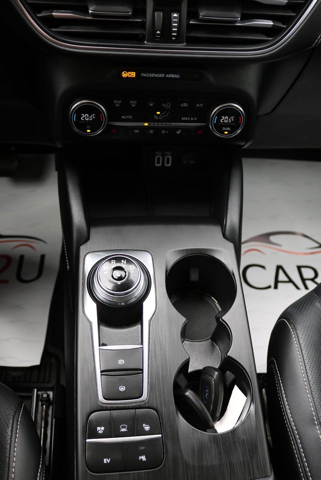 Ford Kuga 2,5 PHEV Vignale CVT 5d