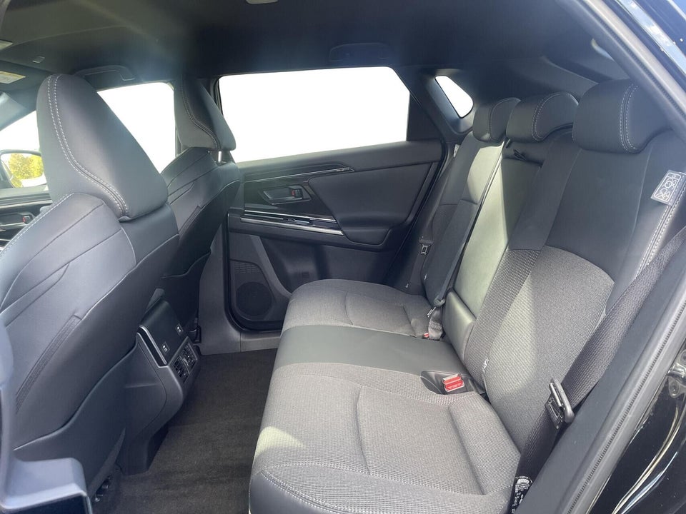 Toyota bZ4X Active 5d