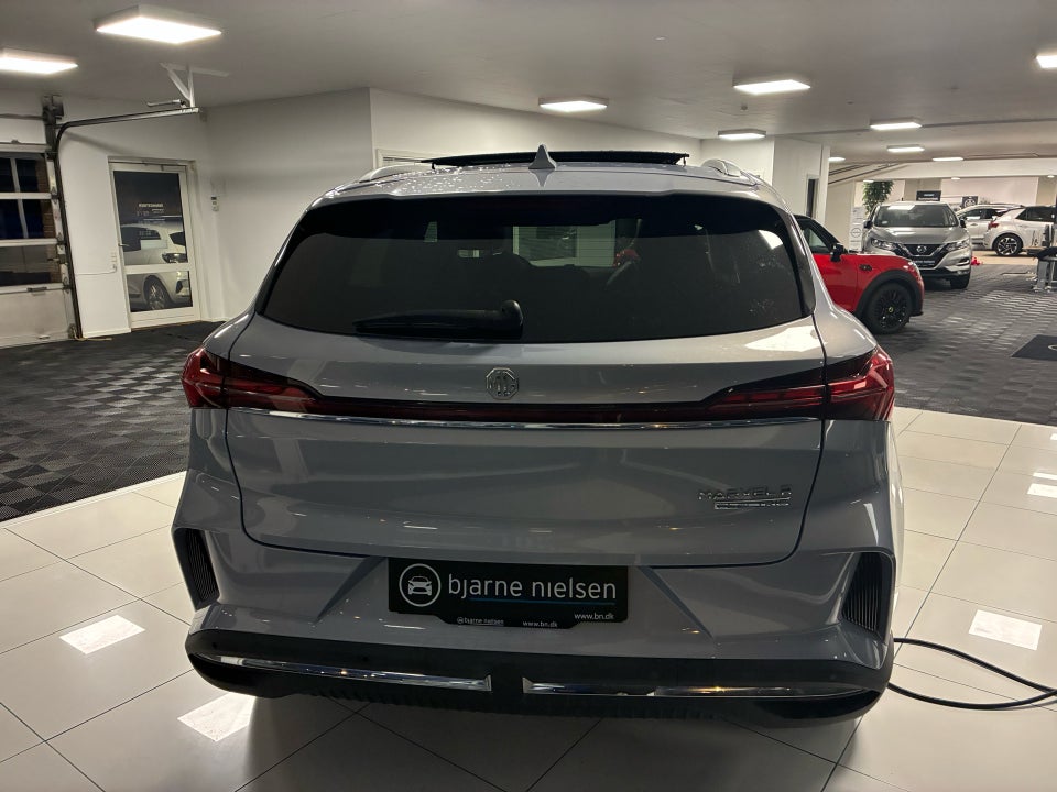 MG Marvel R Luxury 5d