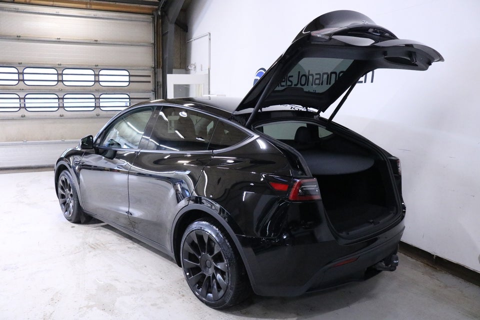 Tesla Model Y Long Range AWD 5d