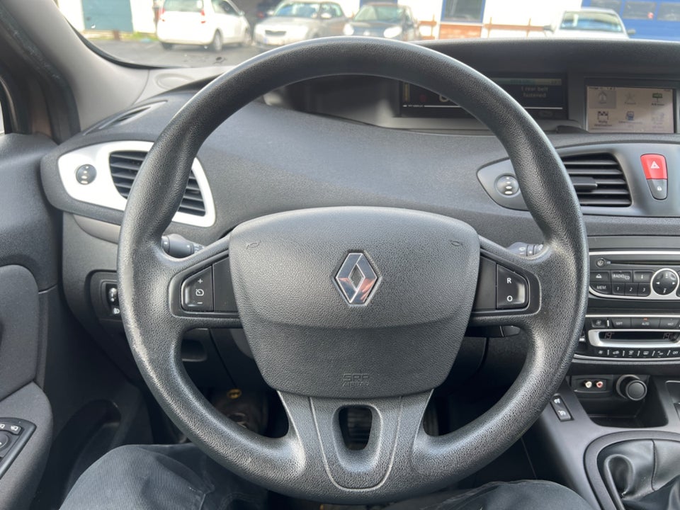 Renault Grand Scenic III 1,9 dCi 130 Expression 5d