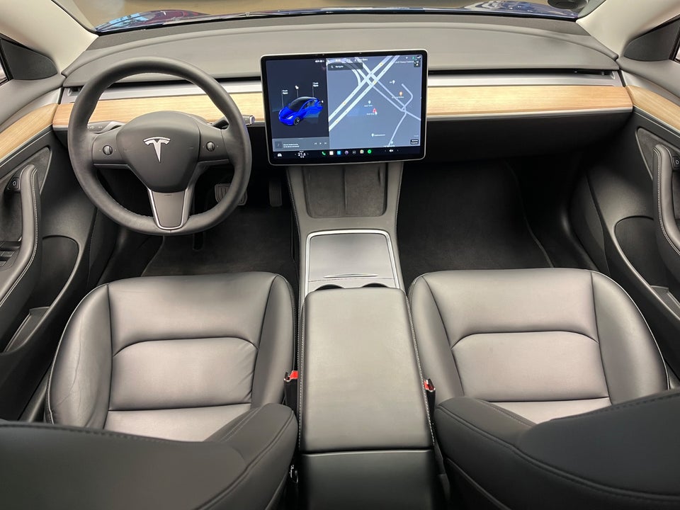 Tesla Model 3 Standard Range+ RWD 4d