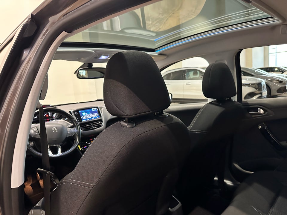 Peugeot 208 1,2 PureTech 82 Allure+ 5d