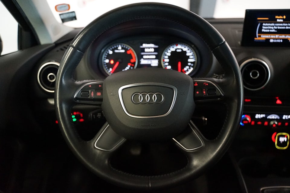 Audi A3 1,6 TDi 110 Attraction 3d