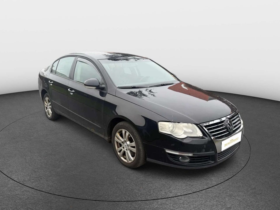 VW Passat 2,0 FSi Highline 4d