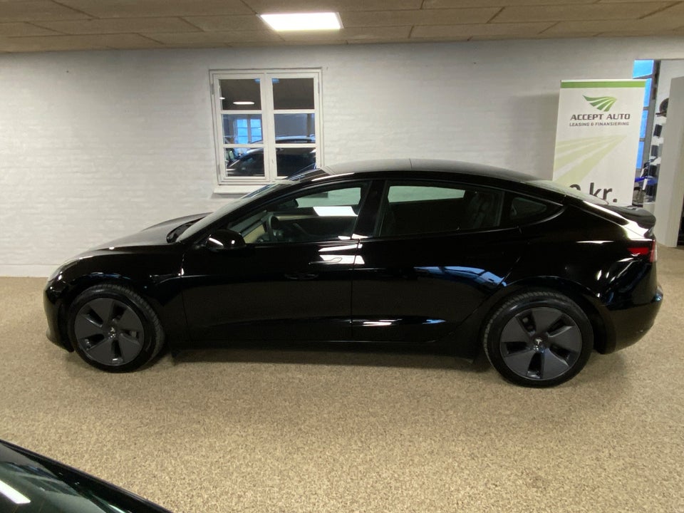 Tesla Model 3 RWD 4d
