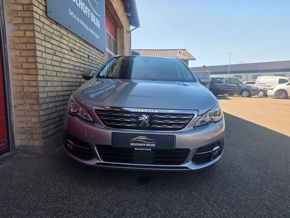 Peugeot 308 1,2 PureTech 130 Selection Sky SW EAT8 5d