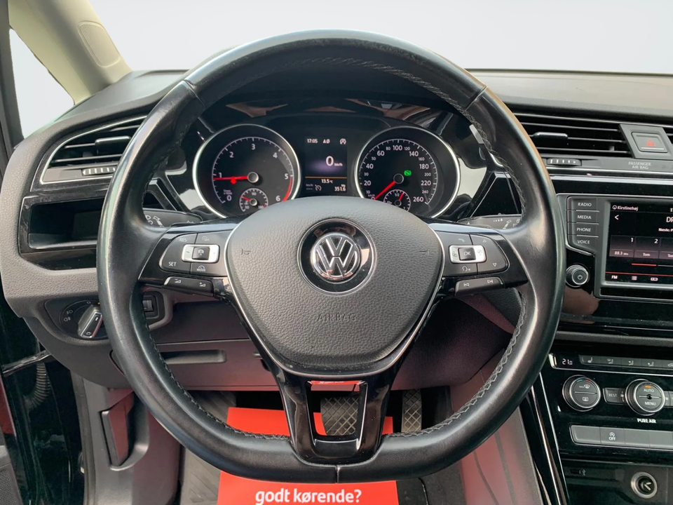 VW Touran 2,0 TDi 150 Comfortline DSG Van 5d