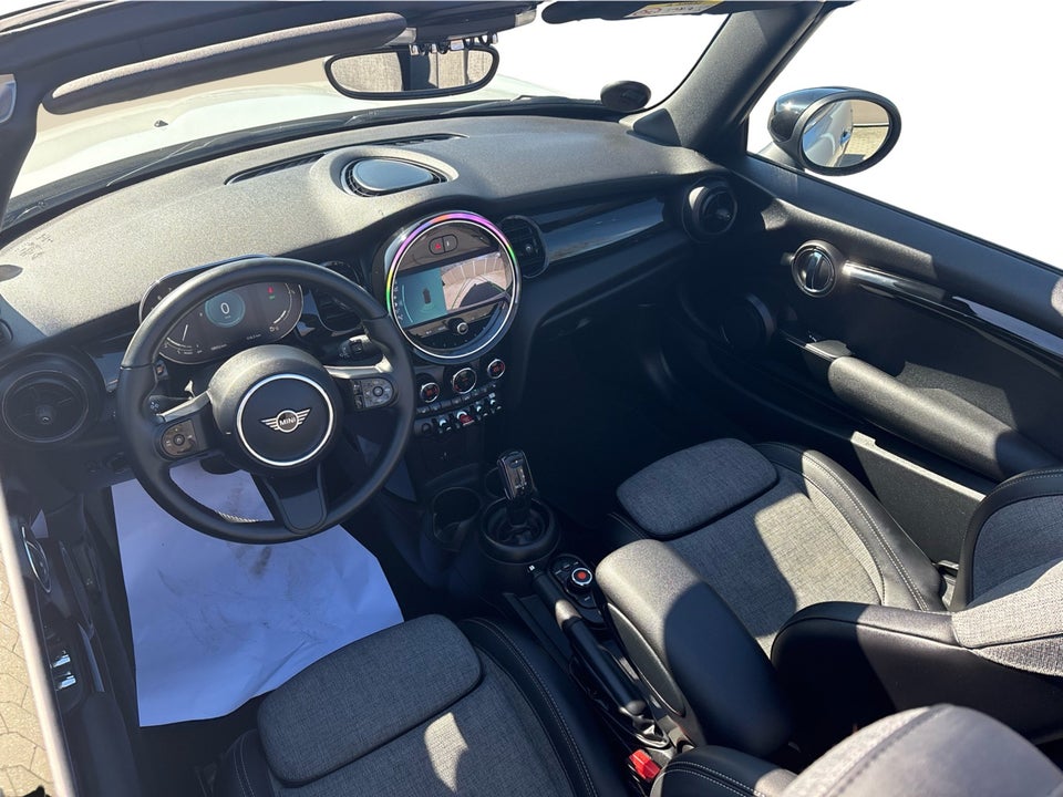 MINI Cooper 1,5 Essential Cabriolet aut. 2d