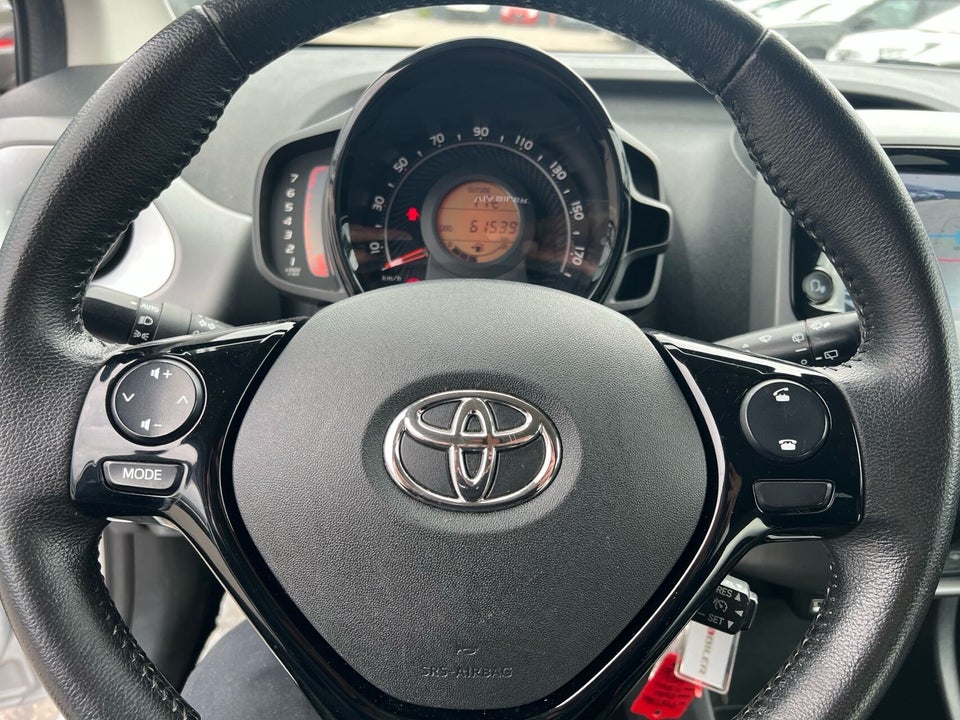 Toyota Aygo 1,0 VVT-i x-press 5d