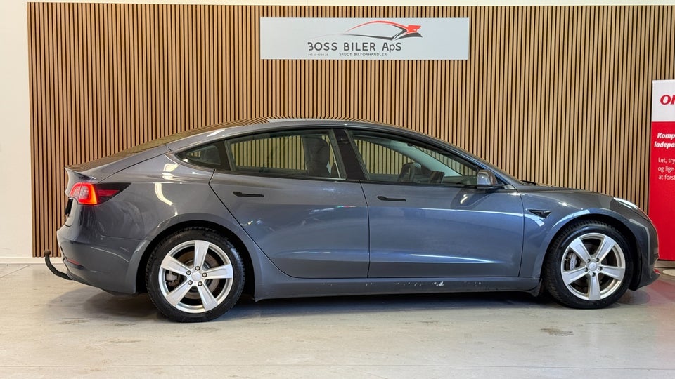 Tesla Model 3 Long Range AWD 4d