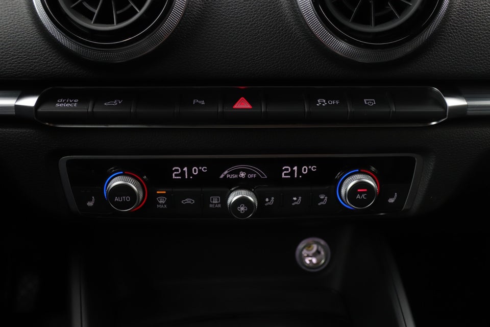 Audi A3 40 TFSi e Sport Sportback S-tr. 5d