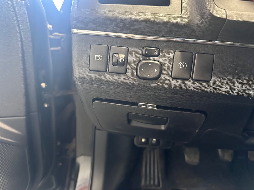 Toyota Avensis 2,0 D-4D T2 stc. 5d