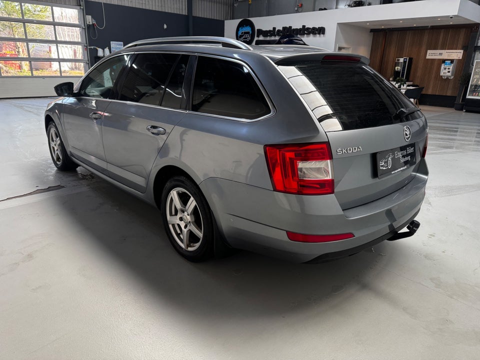 Skoda Octavia 1,6 TDi 105 Elegance 5d