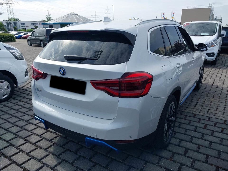 BMW iX3 Charged 5d