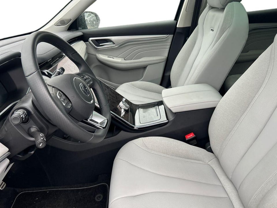 MG Marvel R Performance 5d