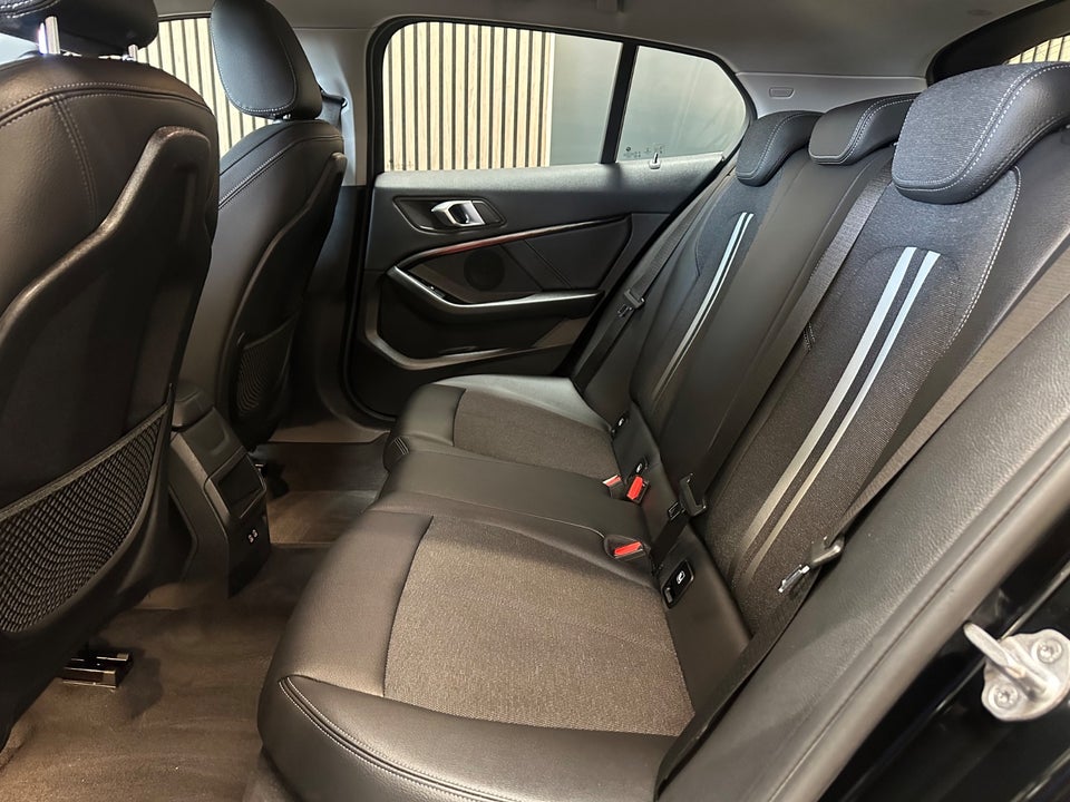BMW 118i 1,5 Sport Line aut. 5d