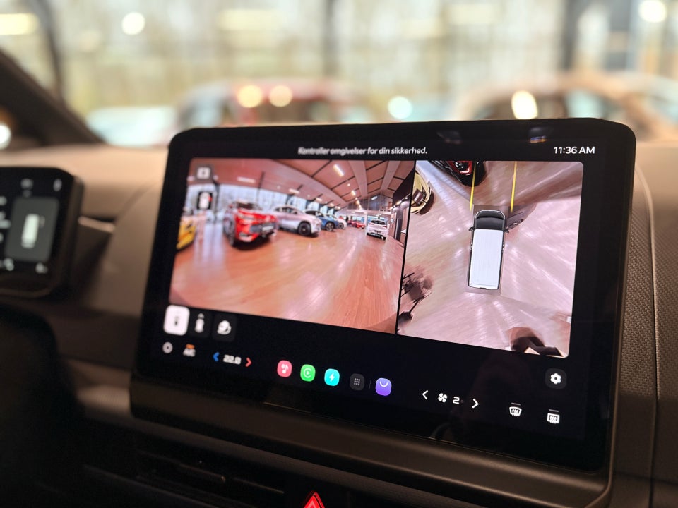 Kia PV5 71 Long Range Upgrade 5d